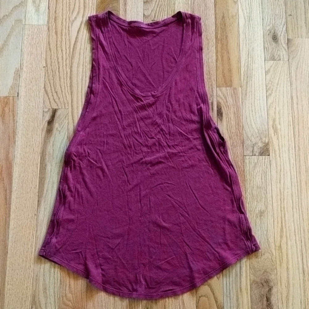 Lululemon tank, size 6